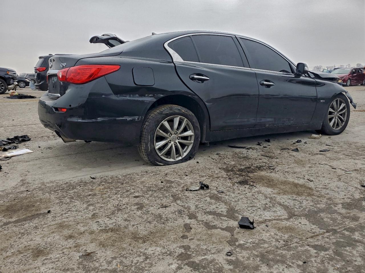 2017 Infiniti Q50 Premium - Image 3