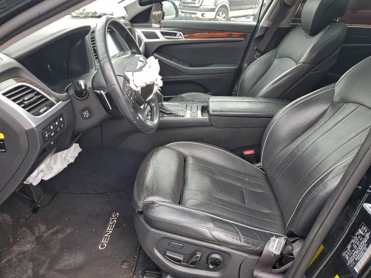 2015 Hyundai Genesis 3.8L - Фото 7