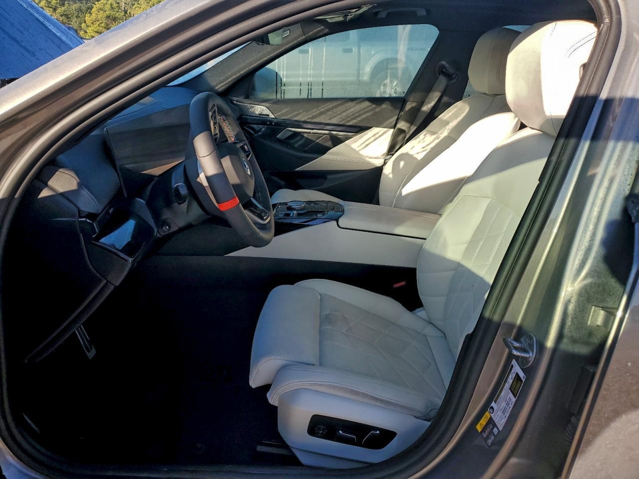 2025 BMW I5 M60 - Фото 7