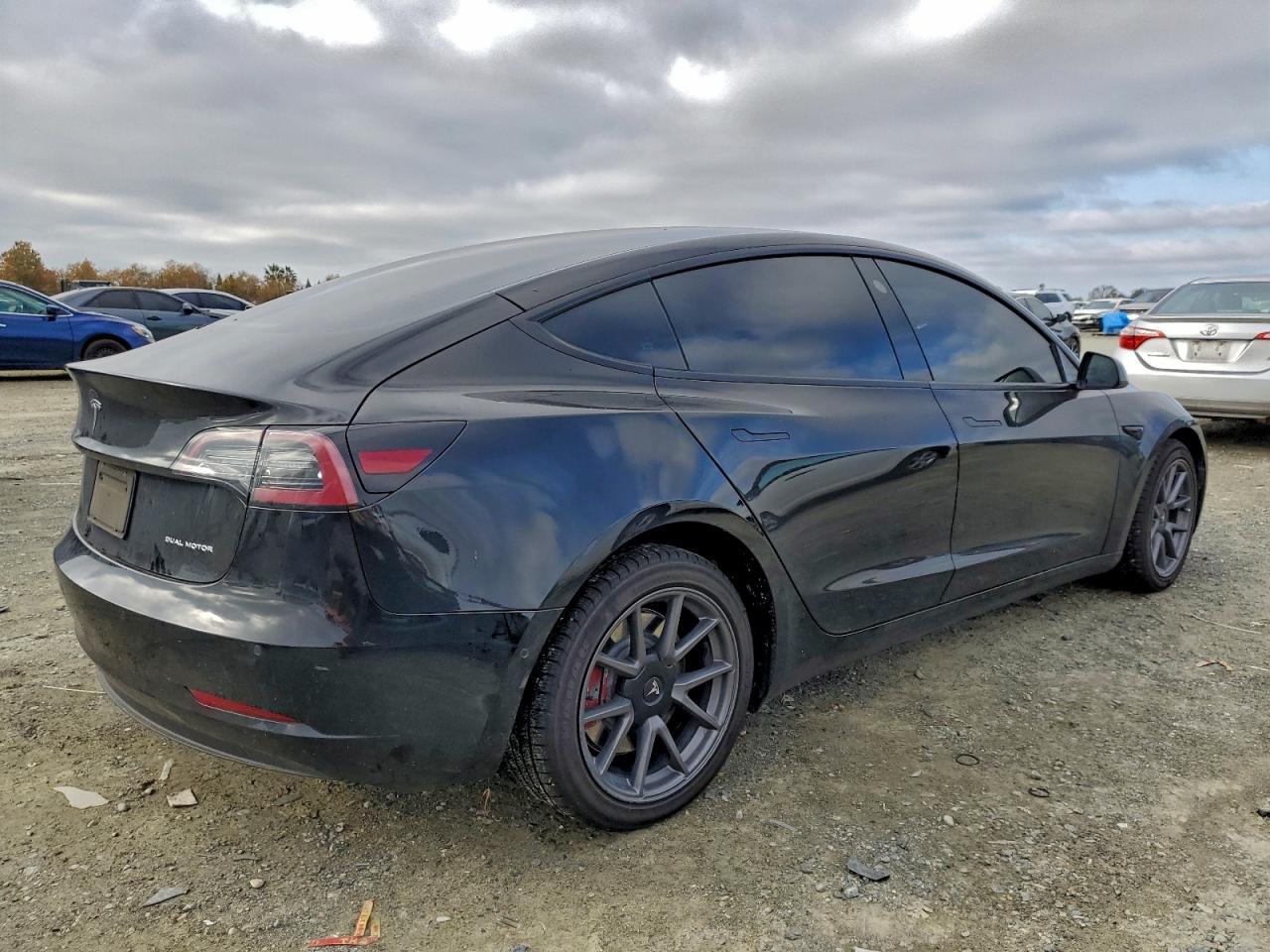 2022 Tesla Model 3 - Image 3