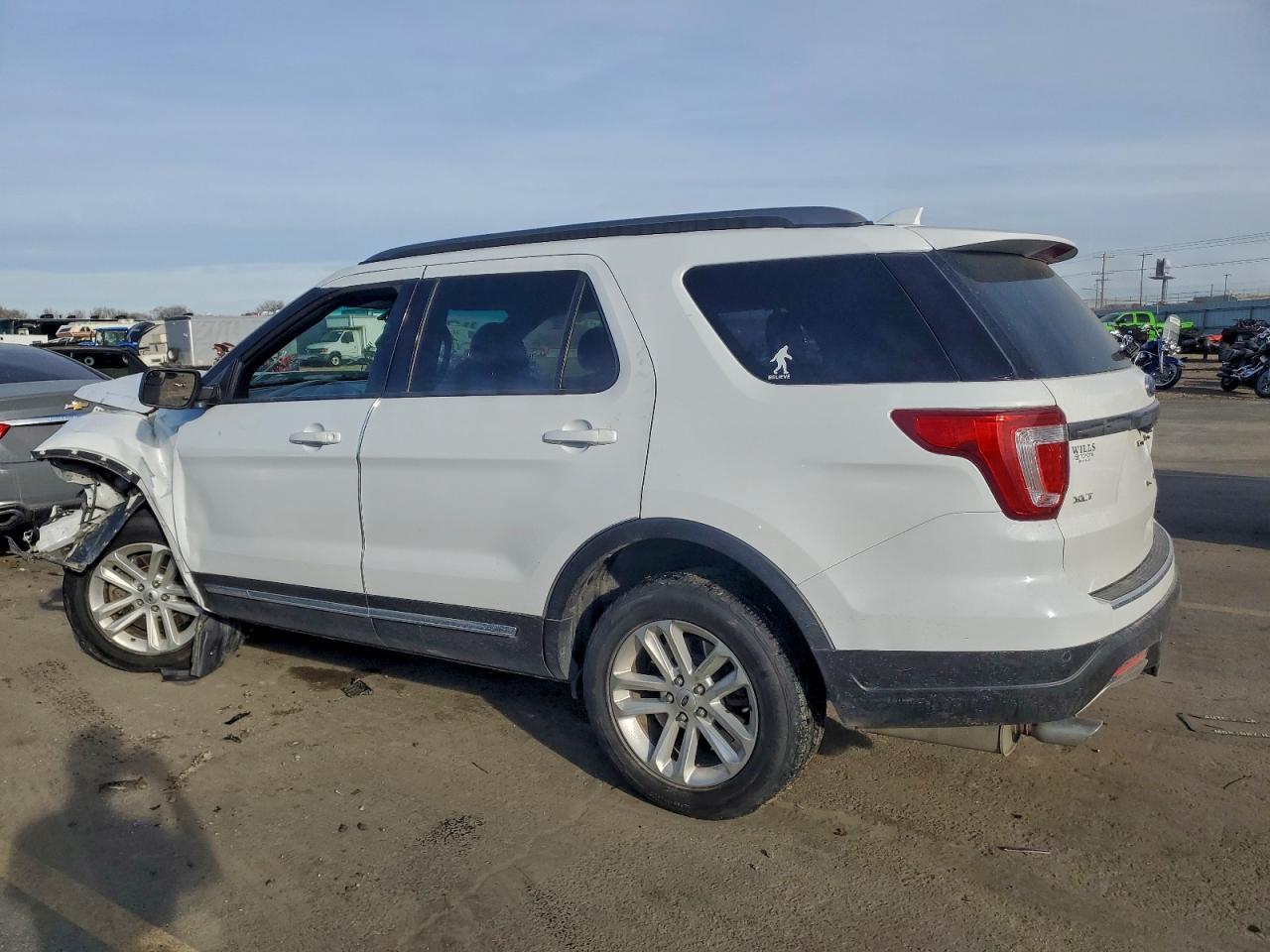 2016 Ford Explorer Xlt - Image 2