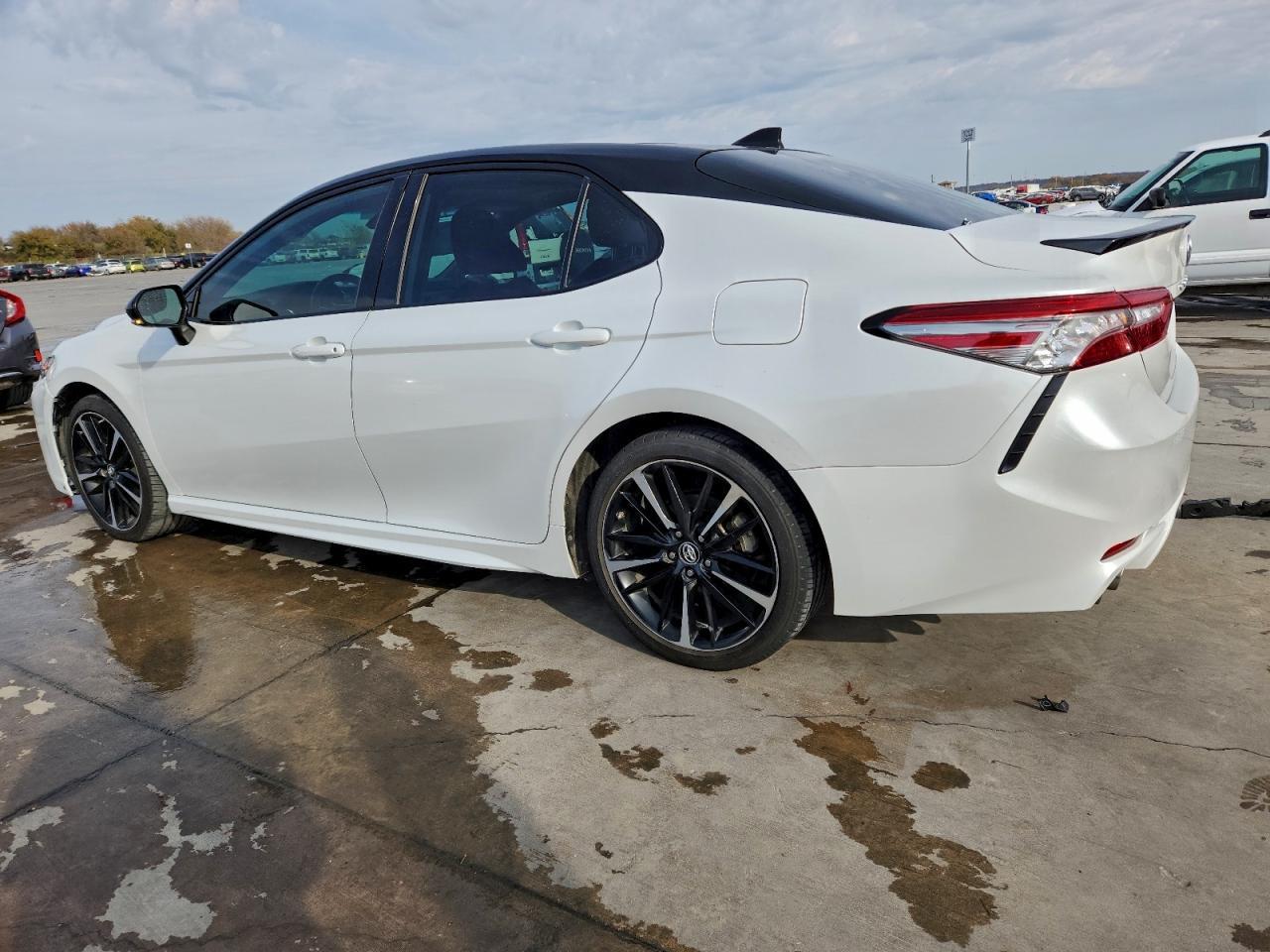 2019 Toyota Camry Xse - Фото 2