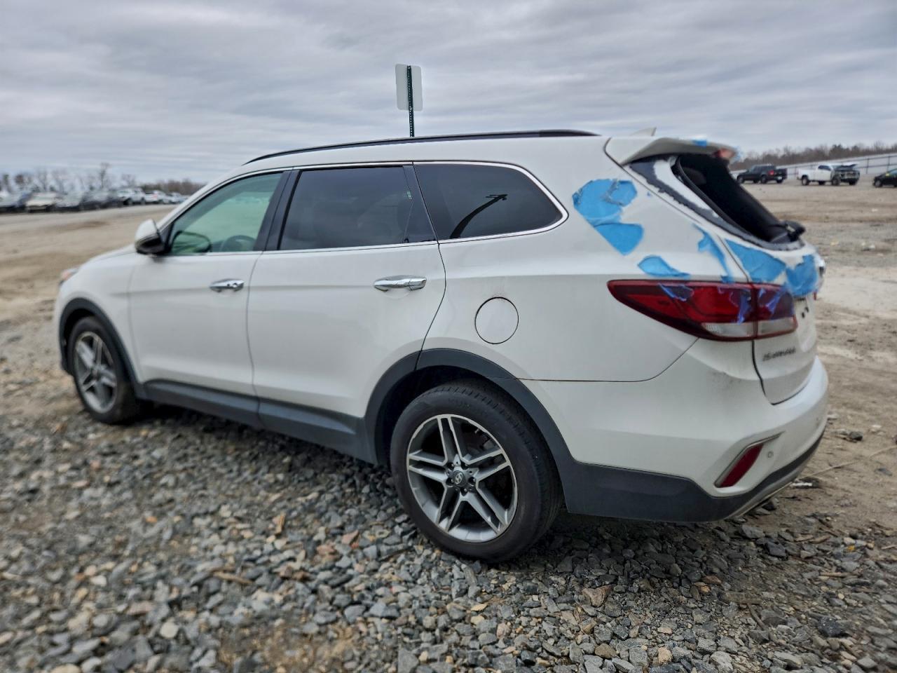 2017 Hyundai Santa Fe Se Ultimate - Image 2