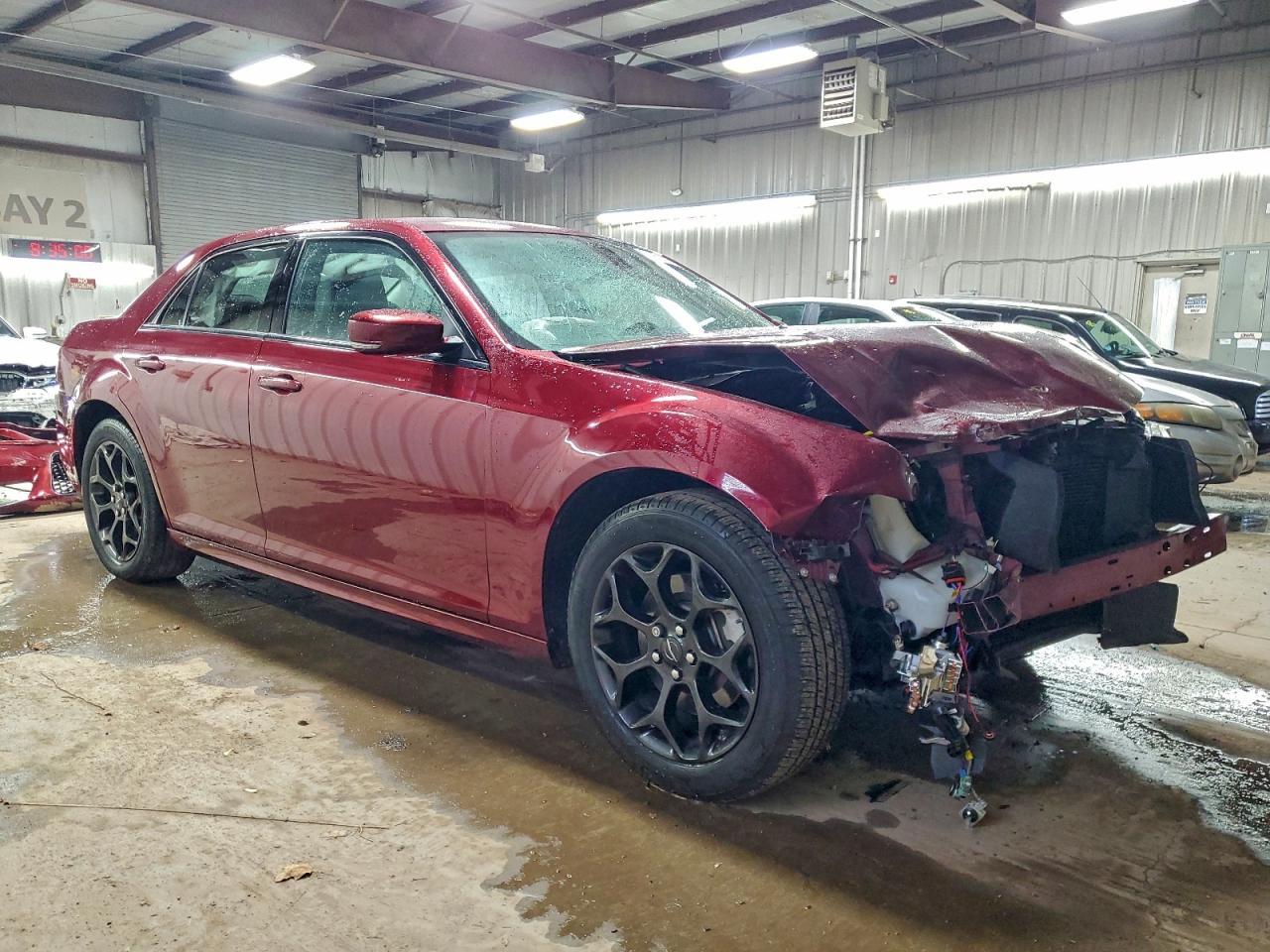 2023 Chrysler 300 Touring L - Фото 4