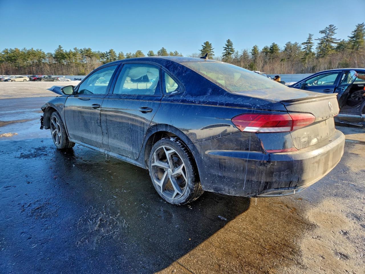 2020 Volkswagen Passat R-Line - Фото 2