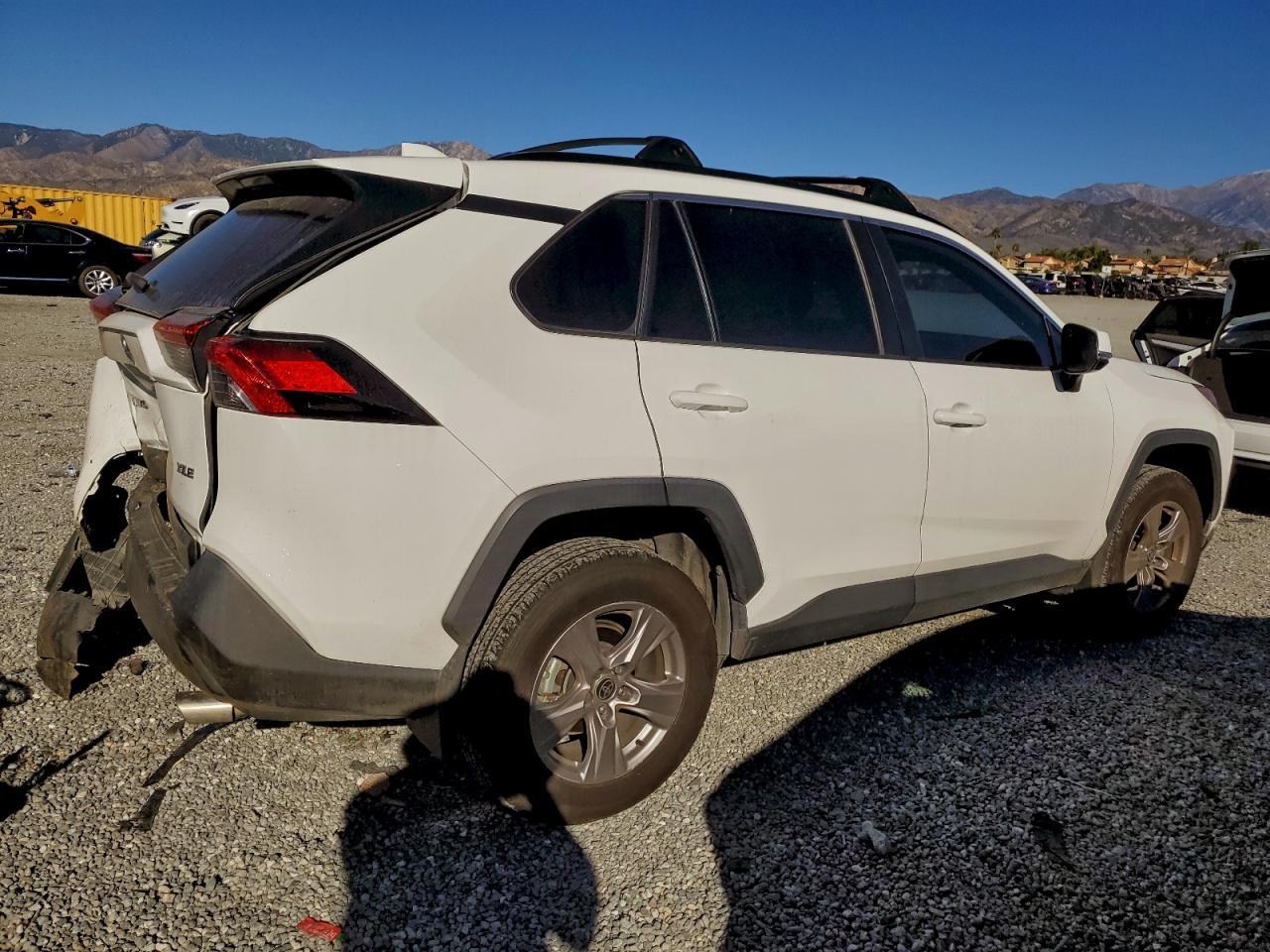 2022 Toyota Rav4 Xle - Image 3