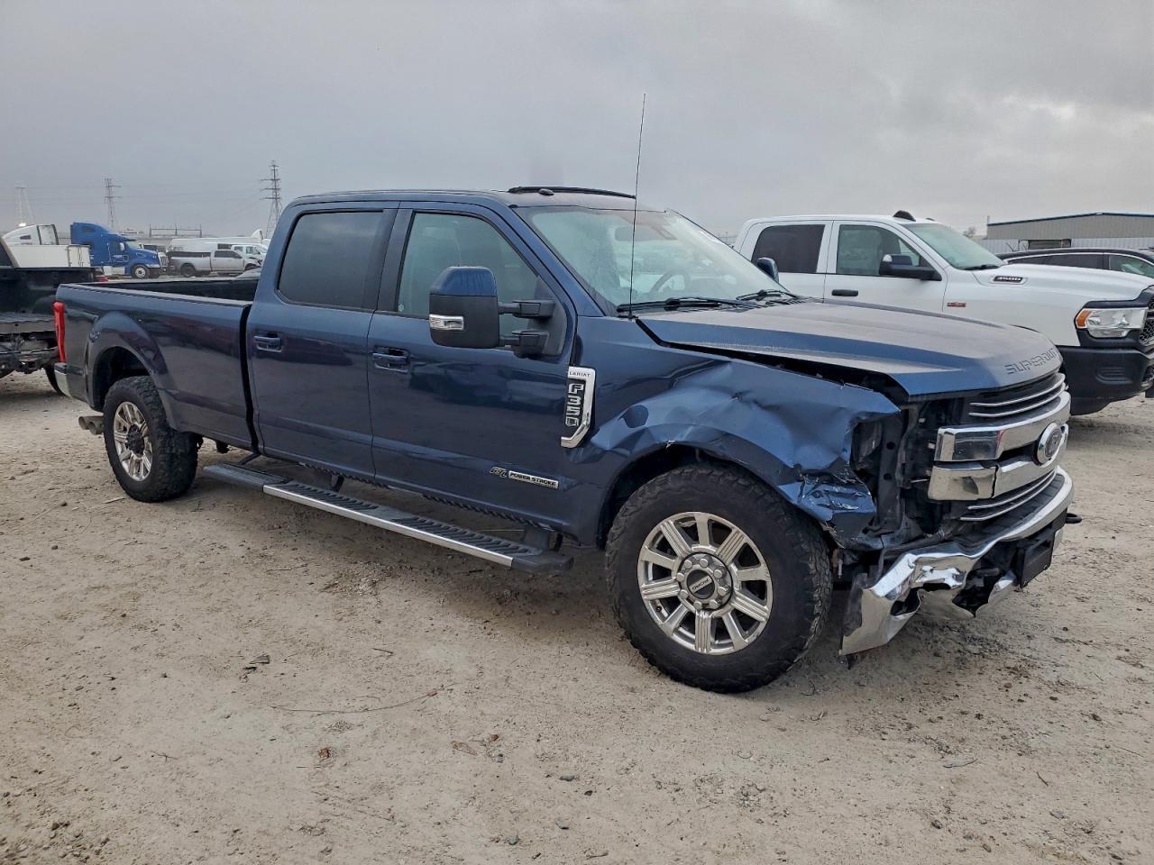 2017 Ford F350 Super Duty - Фото 4