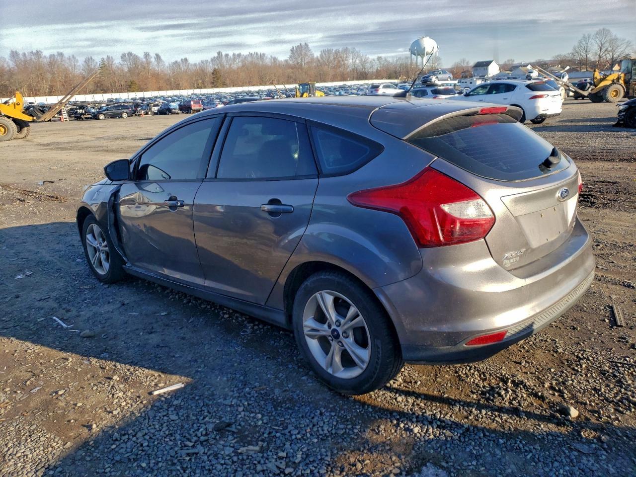 2014 Ford Focus Se - Image 2