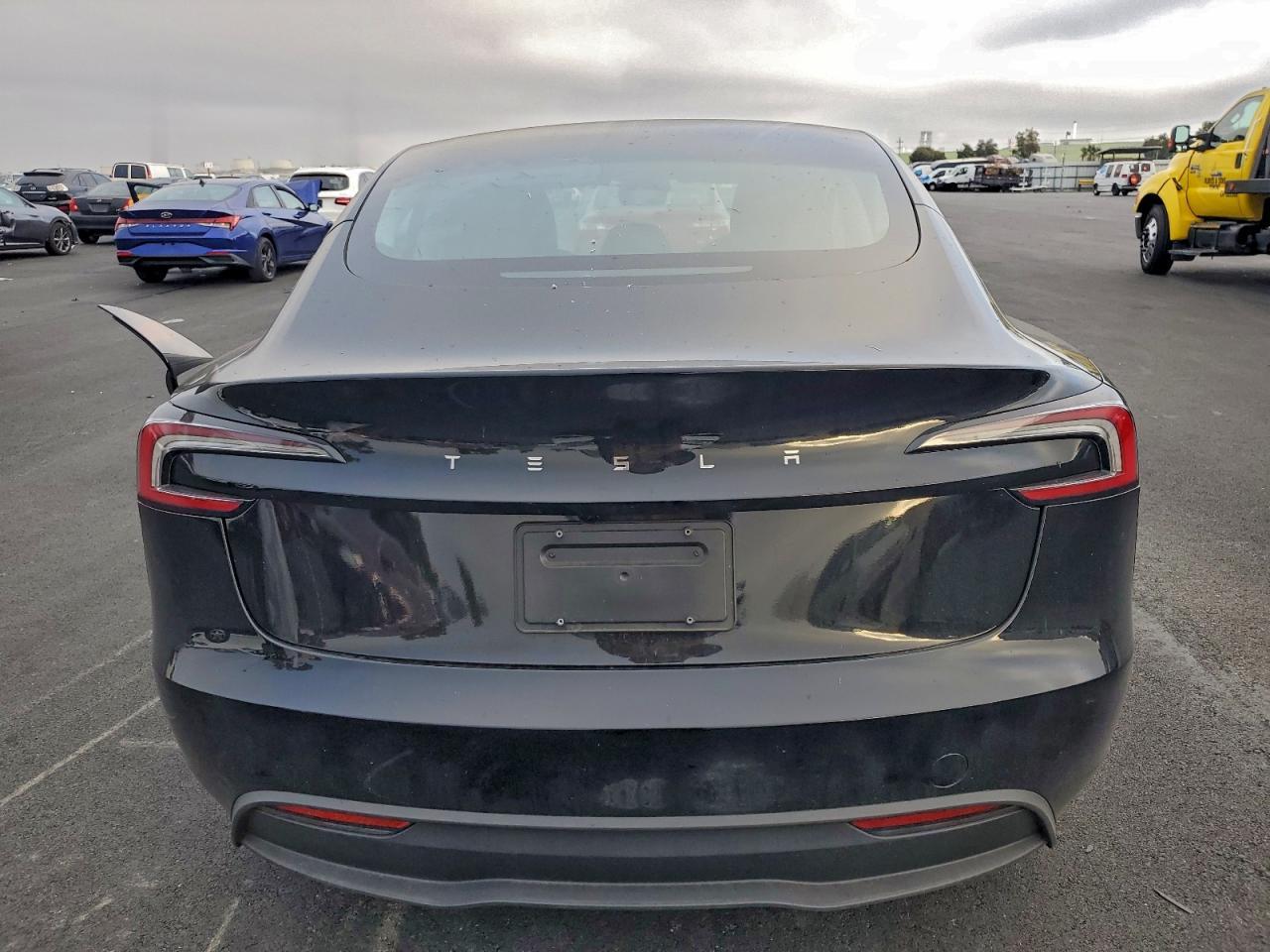 2025 Tesla Model 3 - Image 6