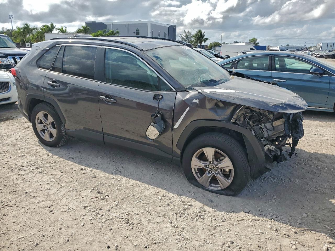 2022 Toyota Rav4 Xle - Фото 4