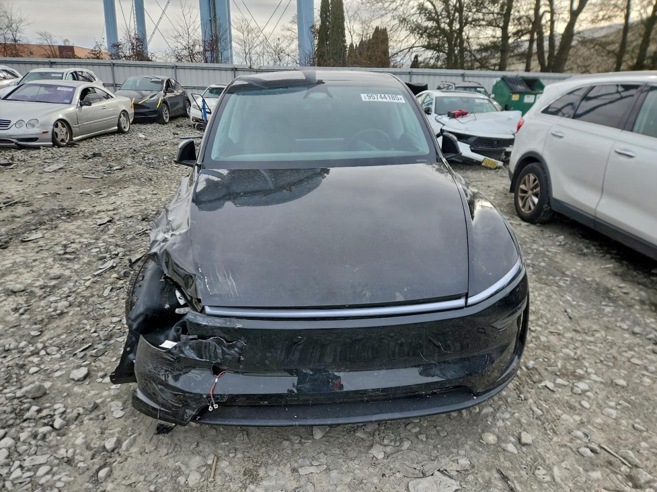 2026 Tesla Model Y - Фото 5