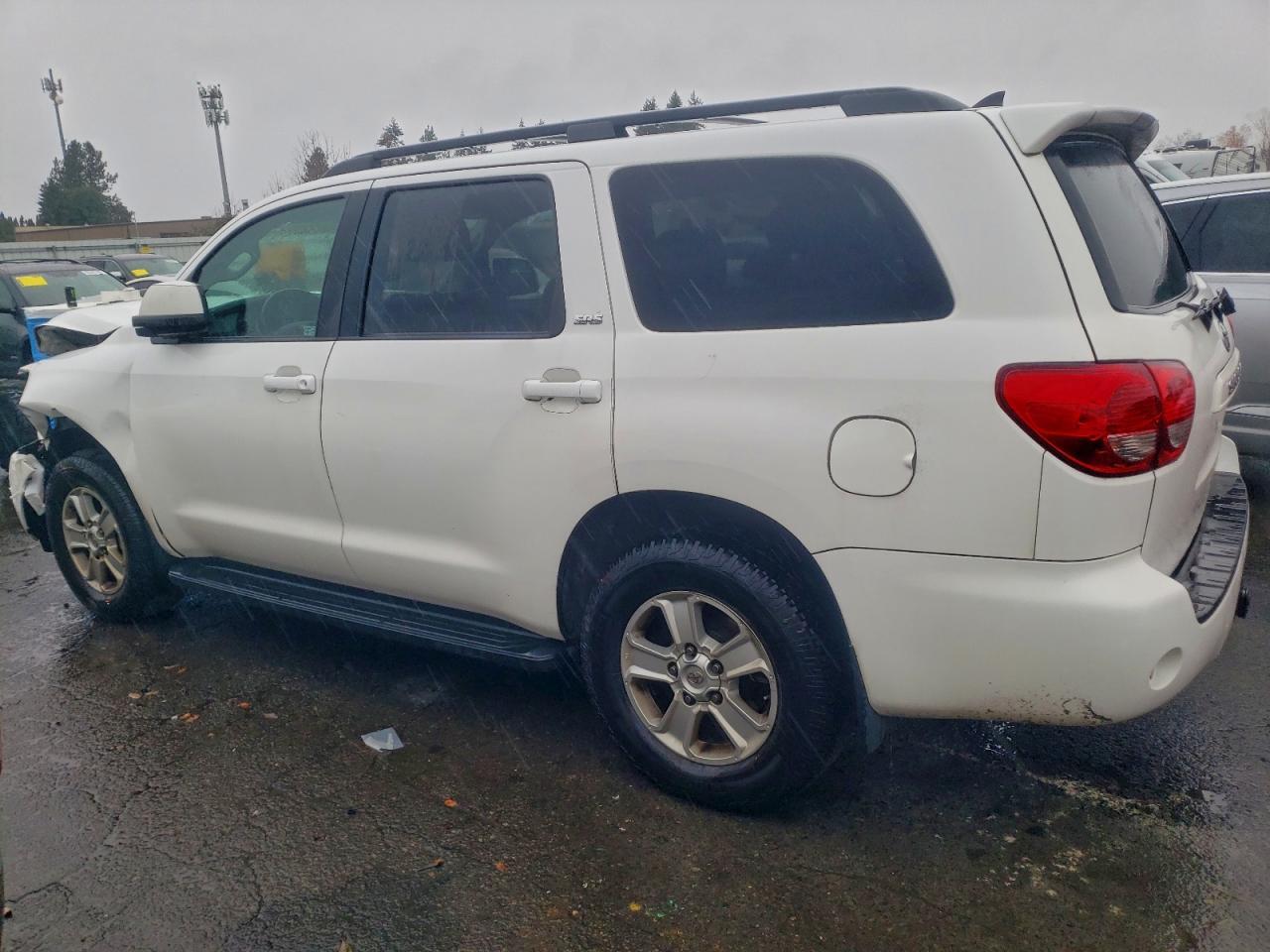 2011 Toyota Sequoia Sr5 - Image 2