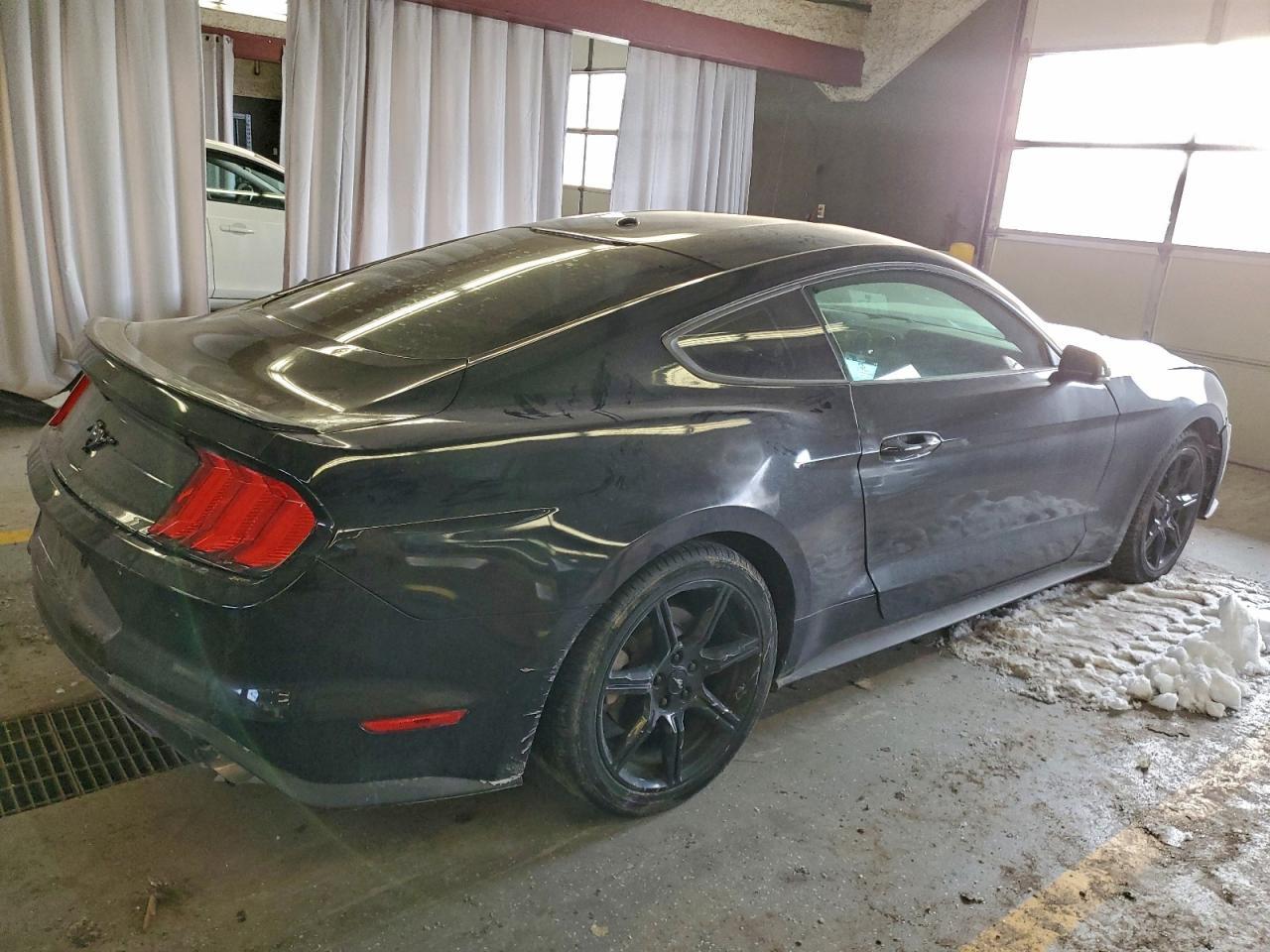 2019 Ford Mustang - Фото 3