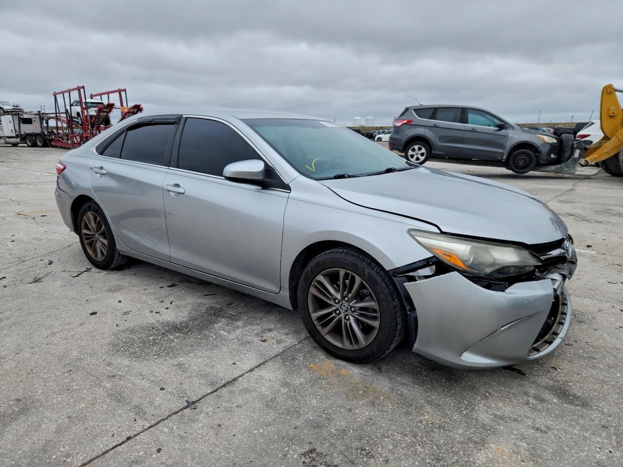 2016 Toyota Camry Le - Фото 4