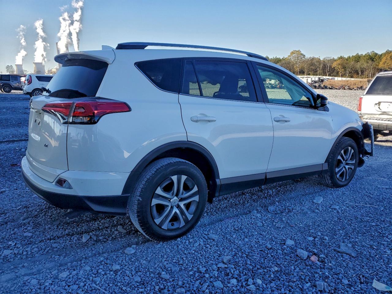 2017 Toyota Rav4 Le - Фото 3