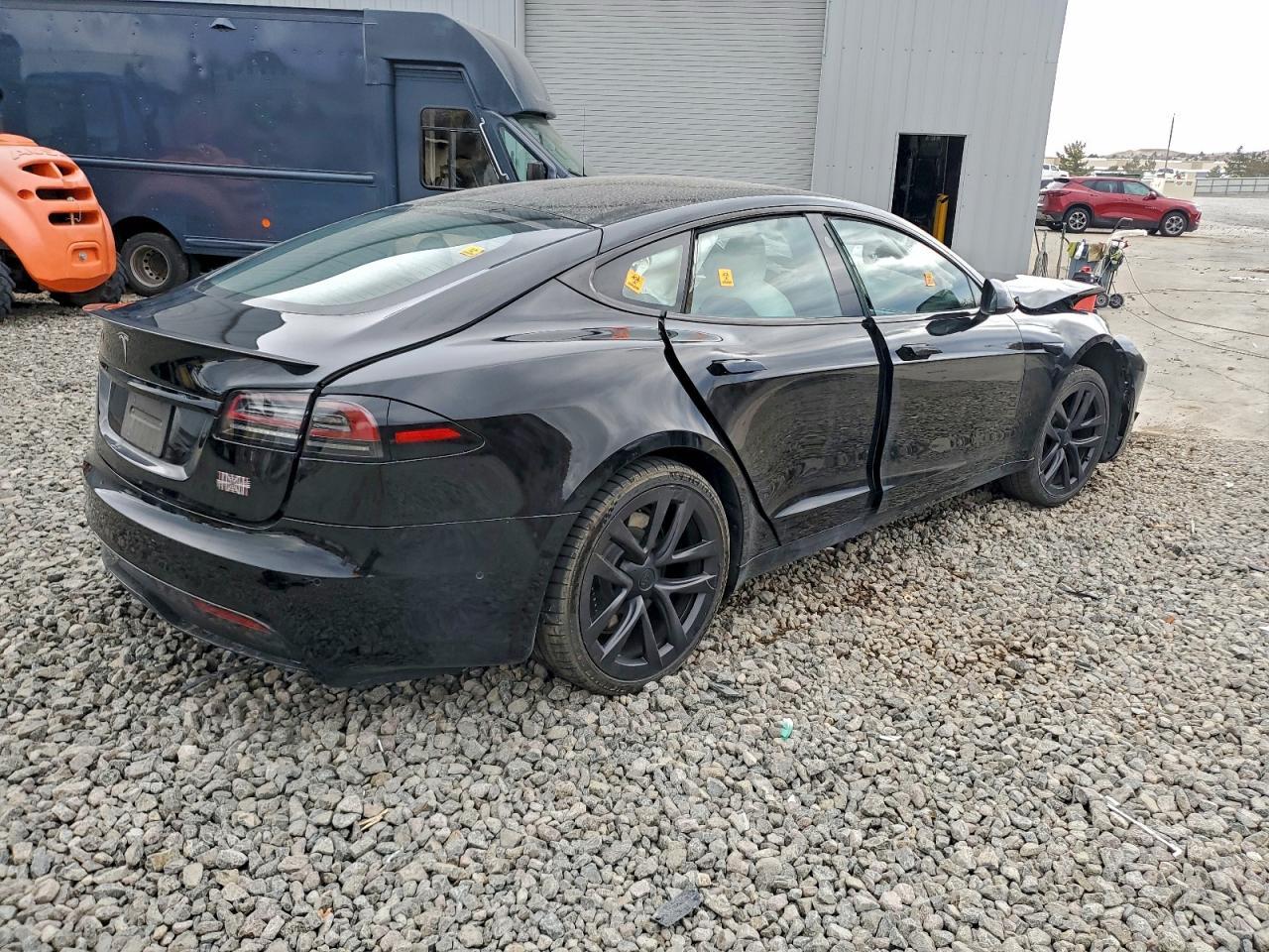 2022 Tesla Model S - Image 3