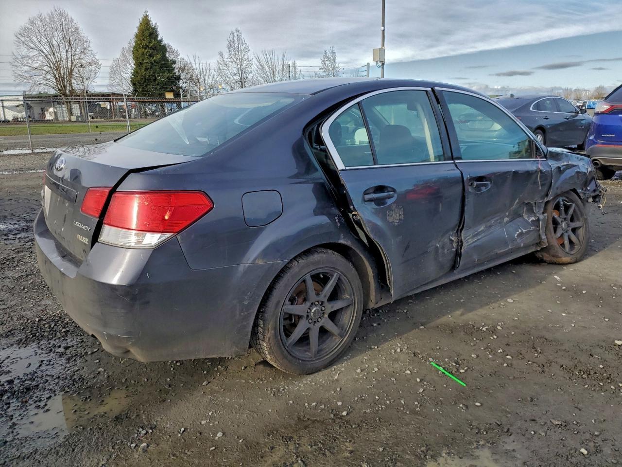 2010 Subaru Legacy 2.5I - Фото 3