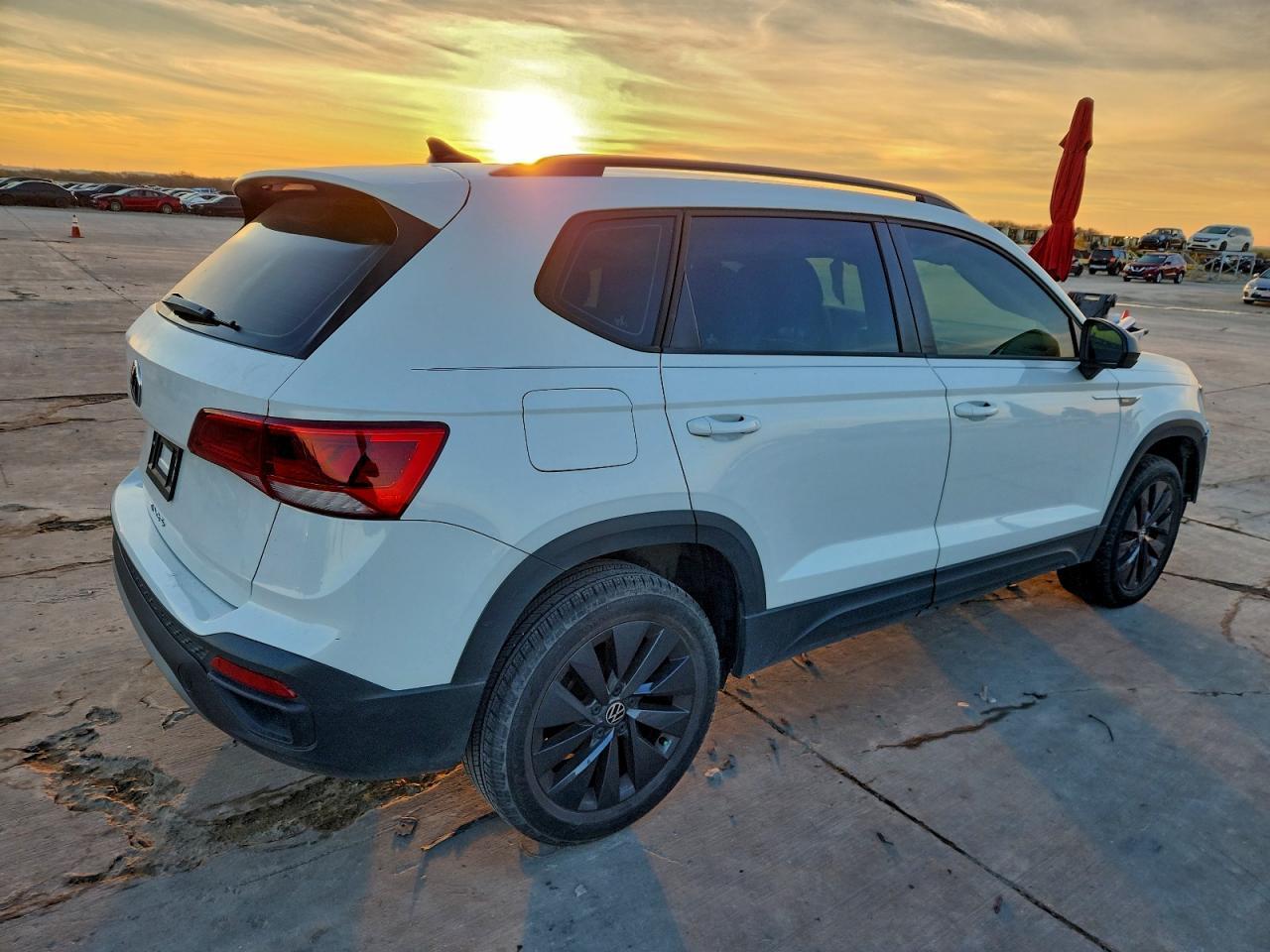 2023 Volkswagen Taos S - Фото 3