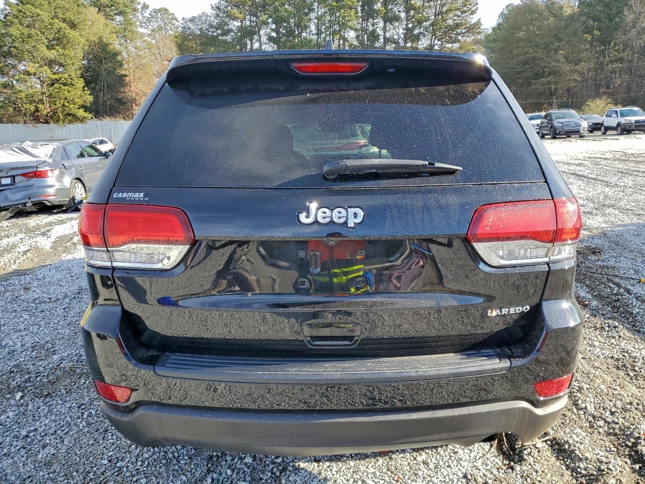 2020 Jeep Grand Cherokee Laredo - Image 6