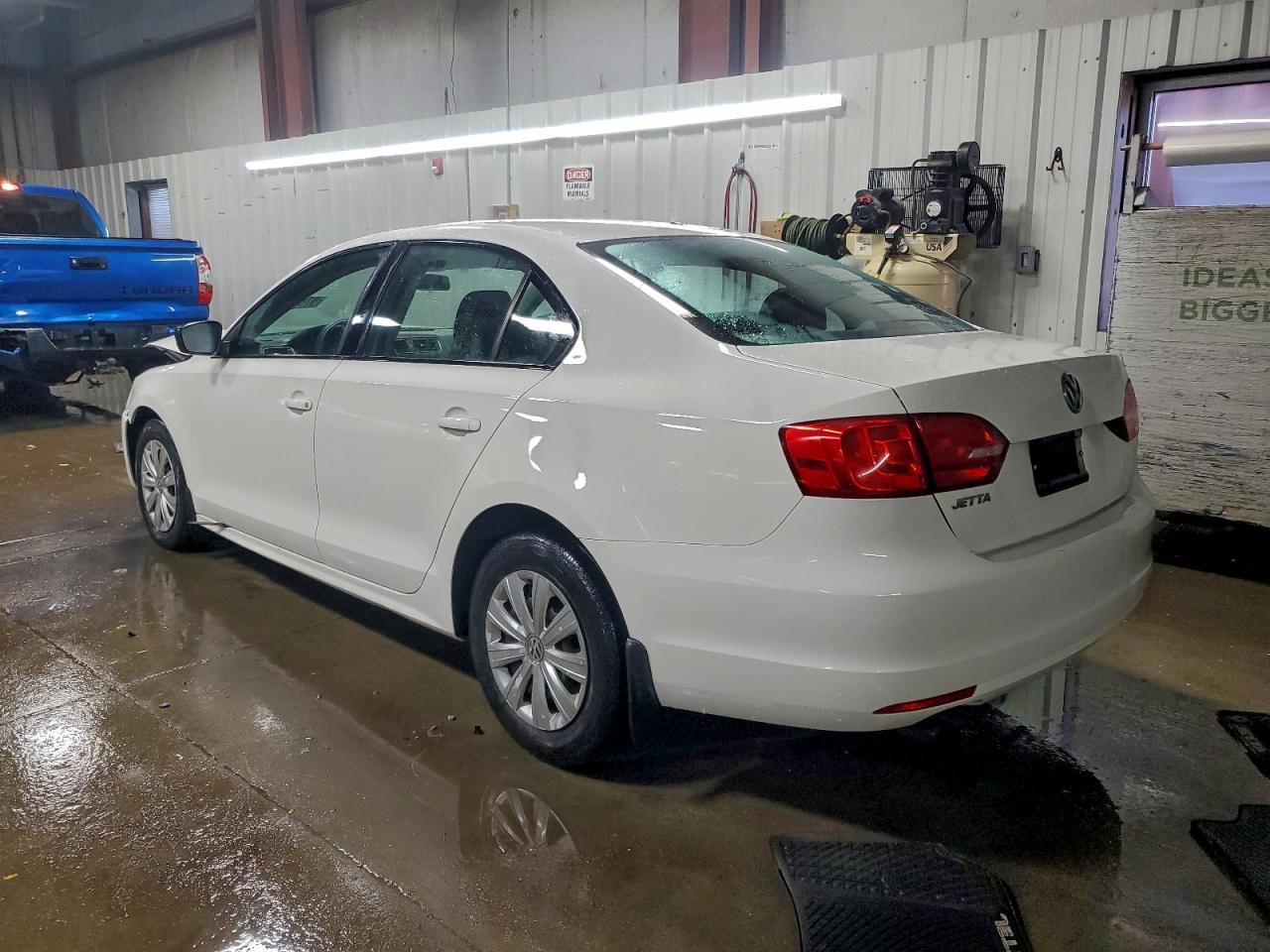2014 Volkswagen Jetta Base - Фото 2