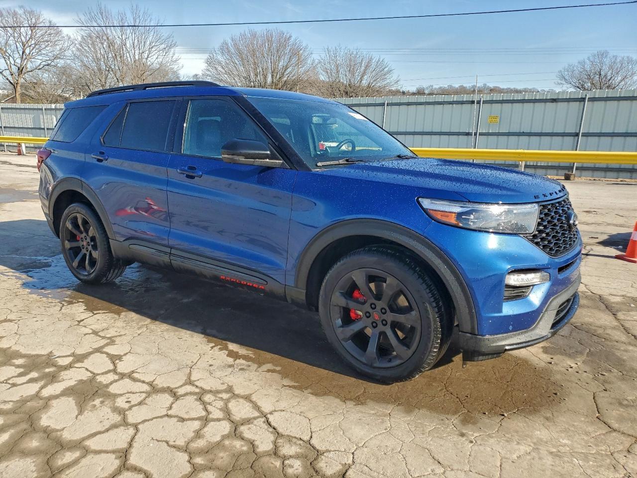 2022 Ford Explorer St - Image 4