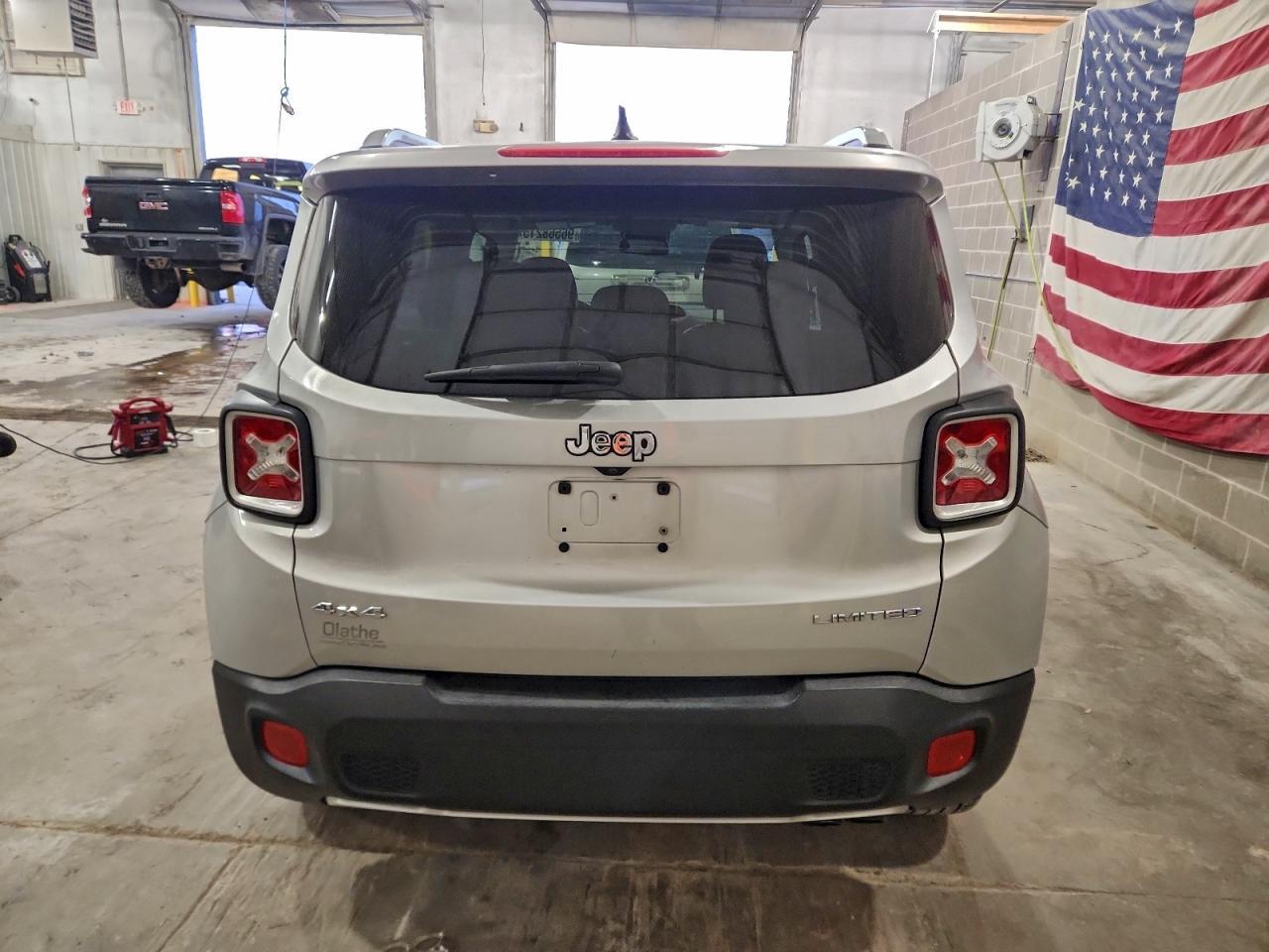 2015 Jeep Renegade Limited - Image 6