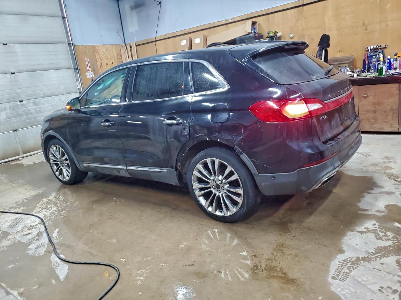 2016 Lincoln Mkx Reserve - Image 2