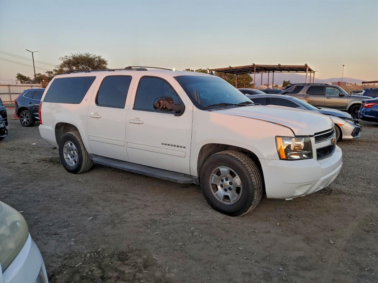 2013 Chevrolet Suburban C1500 Lt - Фото 4