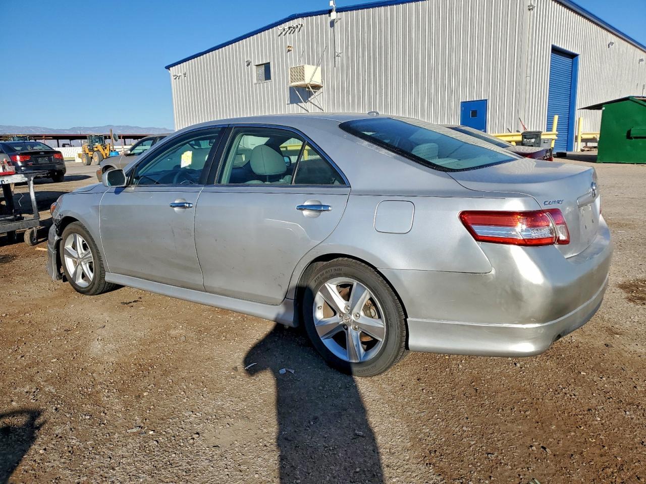 2010 Toyota Camry Base - Фото 2