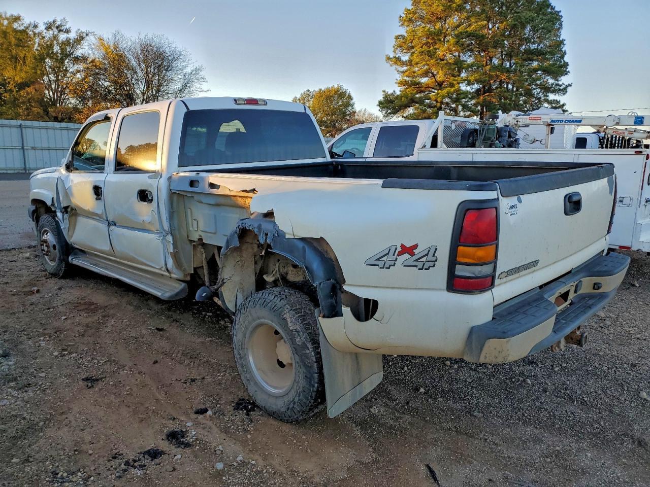 2007 Chevrolet Silverado K3500 - Фото 2