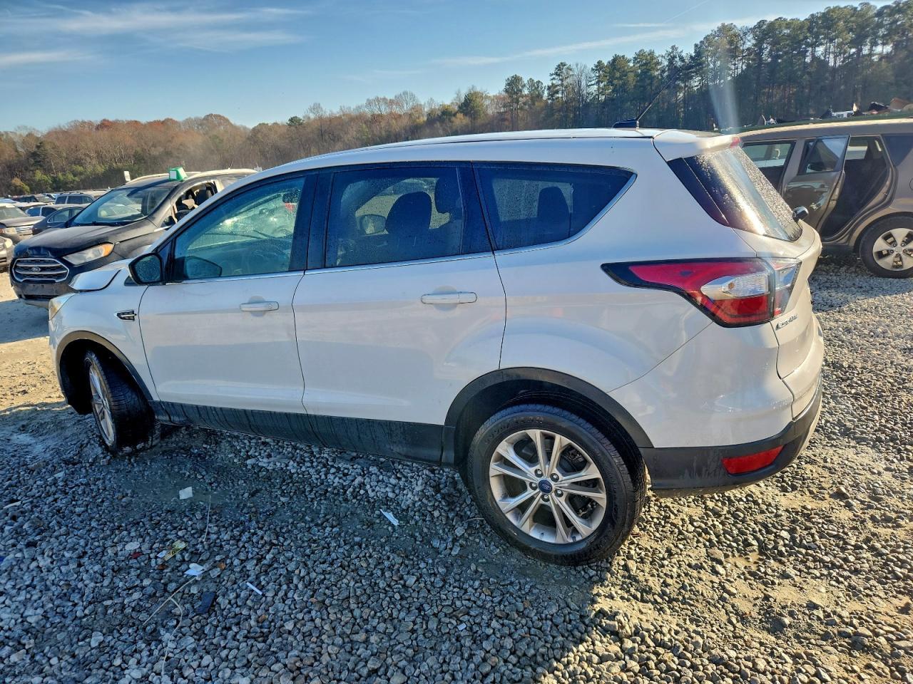 2017 Ford Escape Se - Фото 2