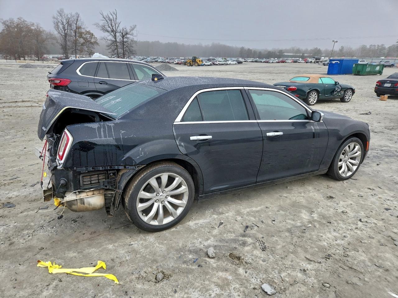 2018 Chrysler 300 Touring - Фото 3