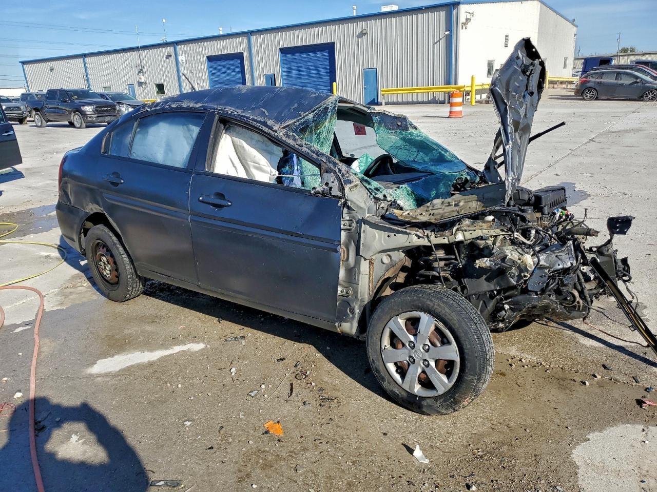 2011 Hyundai Accent Gls - Image 4