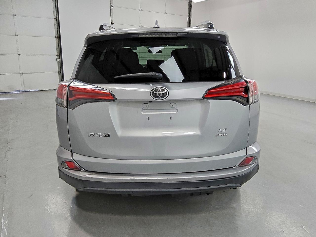 2017 Toyota Rav4 Le - Image 6