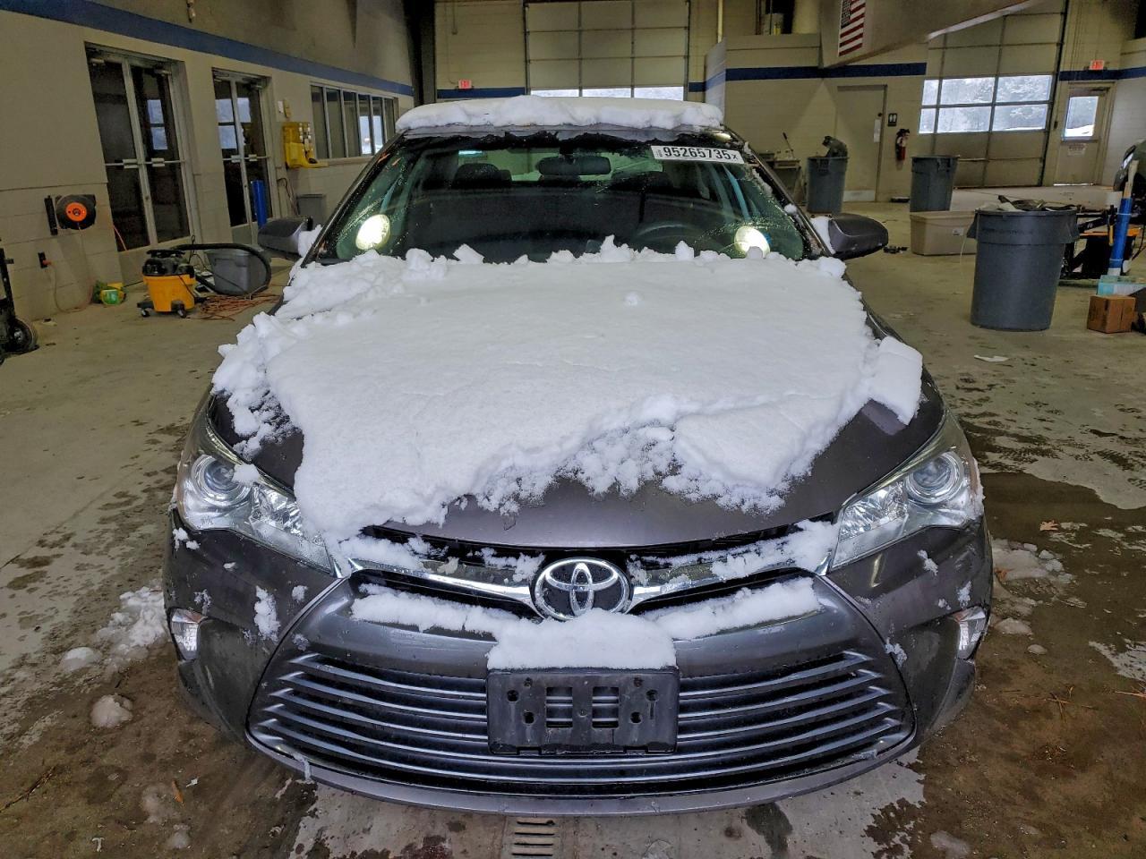 2017 Toyota Camry Le - Фото 5