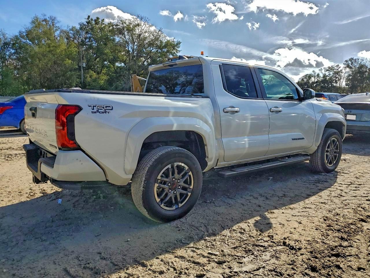 2025 Toyota Tacoma Double Cab - Фото 3