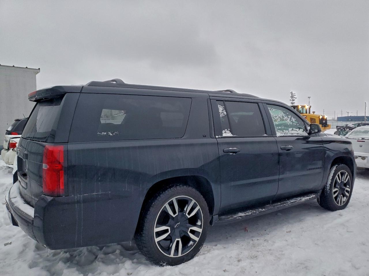 2019 Chevrolet Suburban - Фото 3