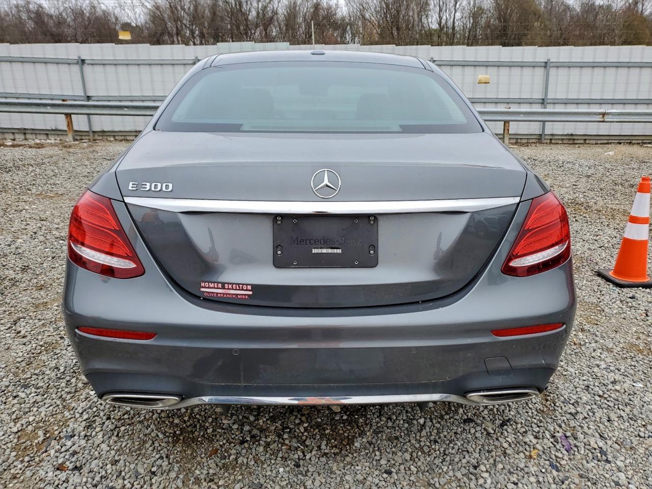 2018 Mercedes-Benz E 300 - Image 6