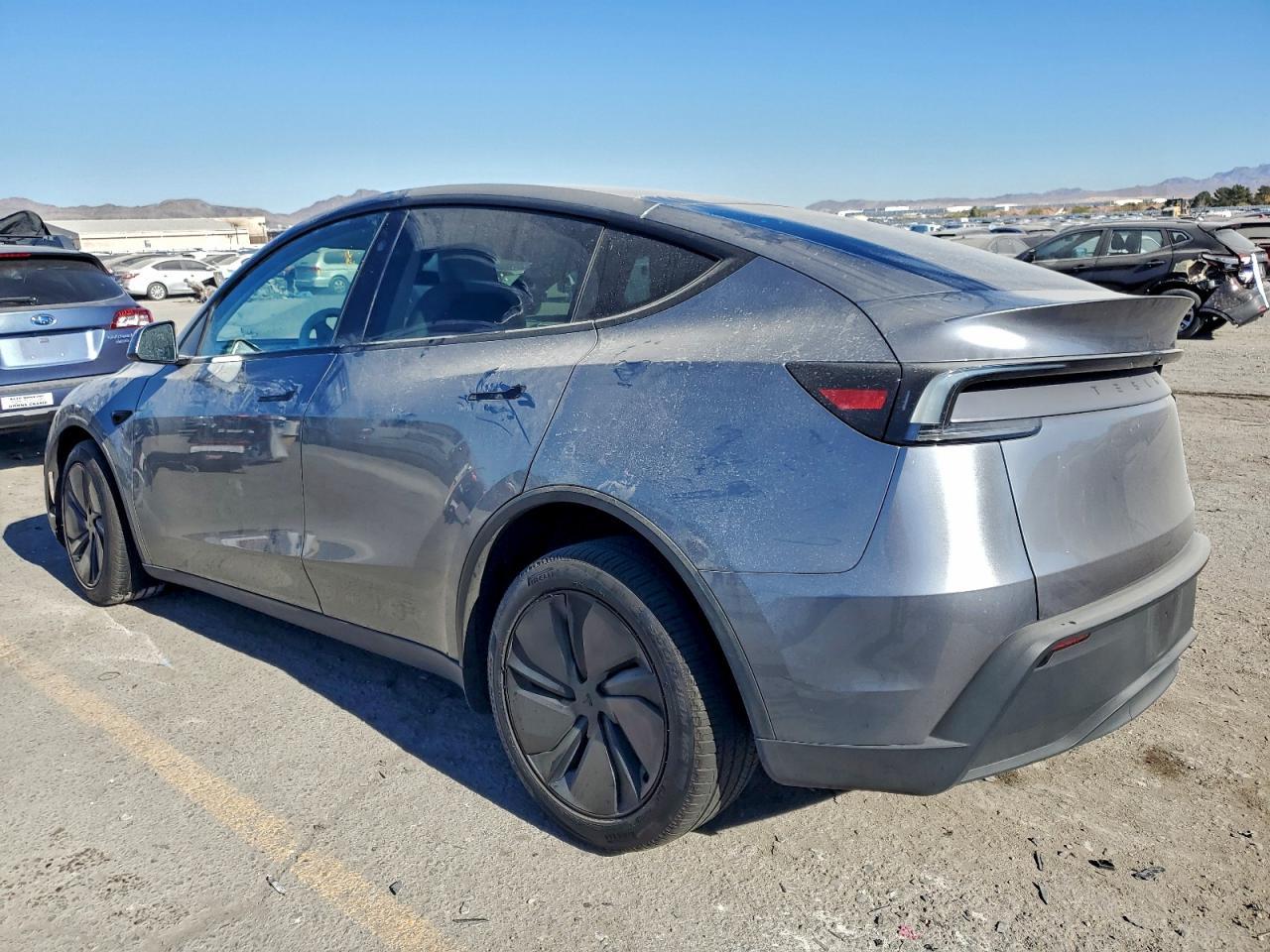 2026 Tesla Model Y - Фото 2