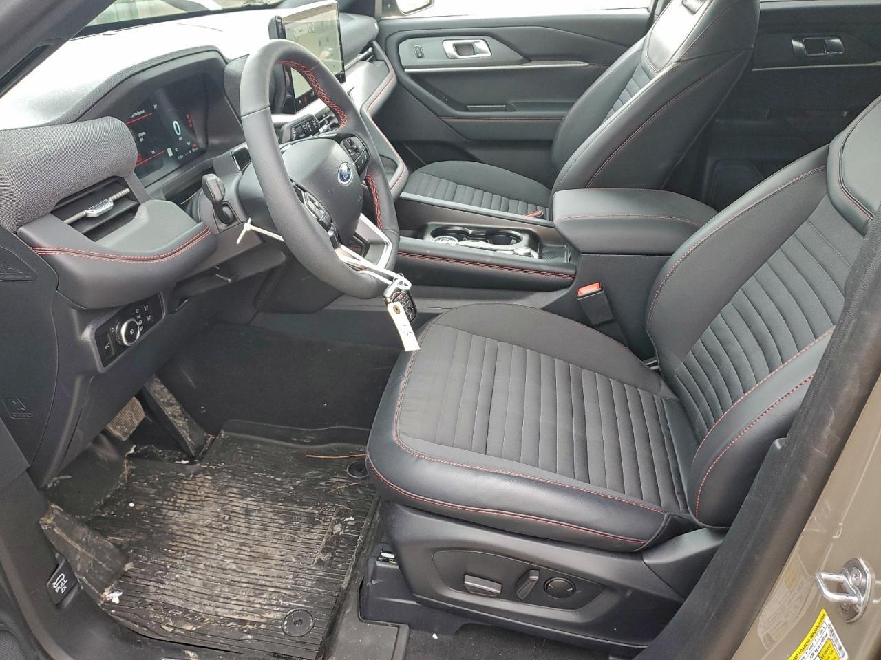 2026 Ford Explorer St-Line - Image 7