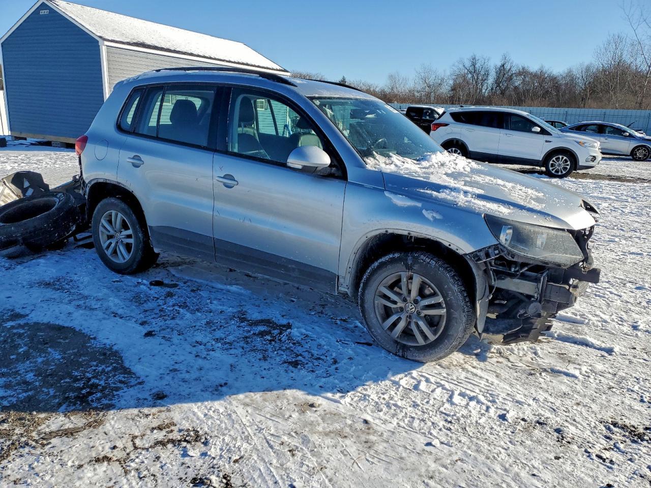 2016 Volkswagen Tiguan S - Фото 4