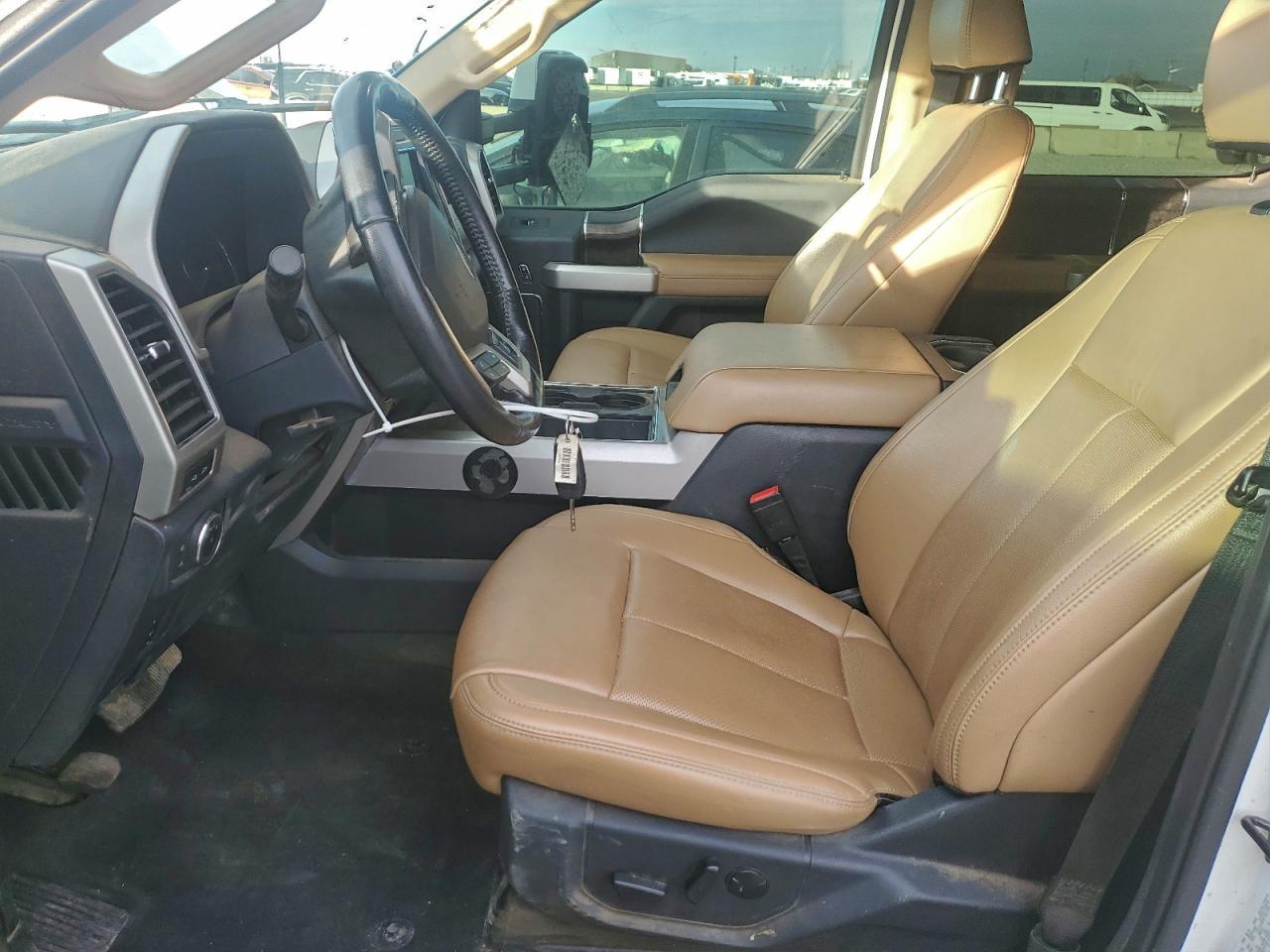 2022 Ford F350 Super Duty - Image 7
