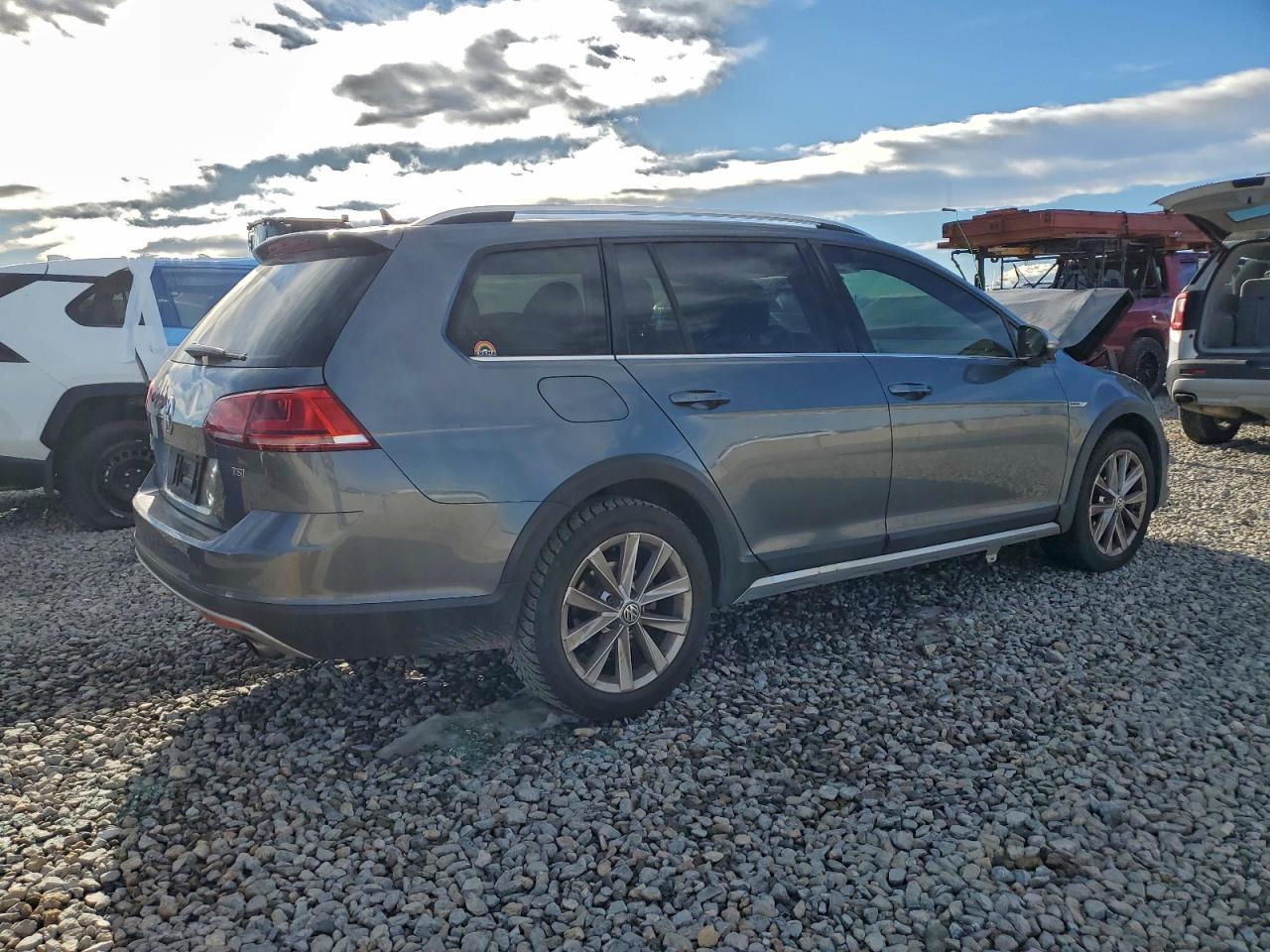2017 Volkswagen Golf Alltrack S - Фото 3