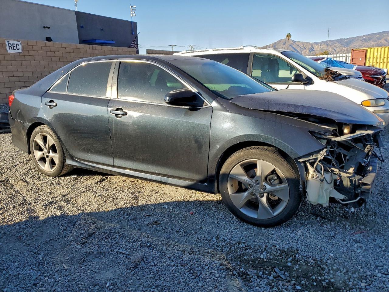 2012 Toyota Camry Se - Фото 4