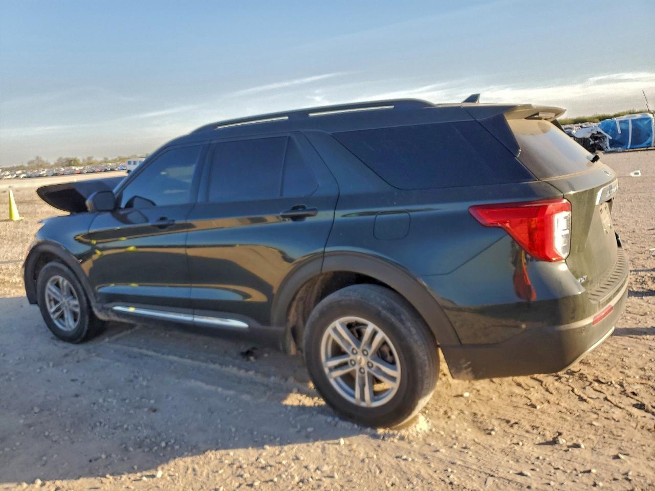 2022 Ford Explorer Xlt - Фото 2