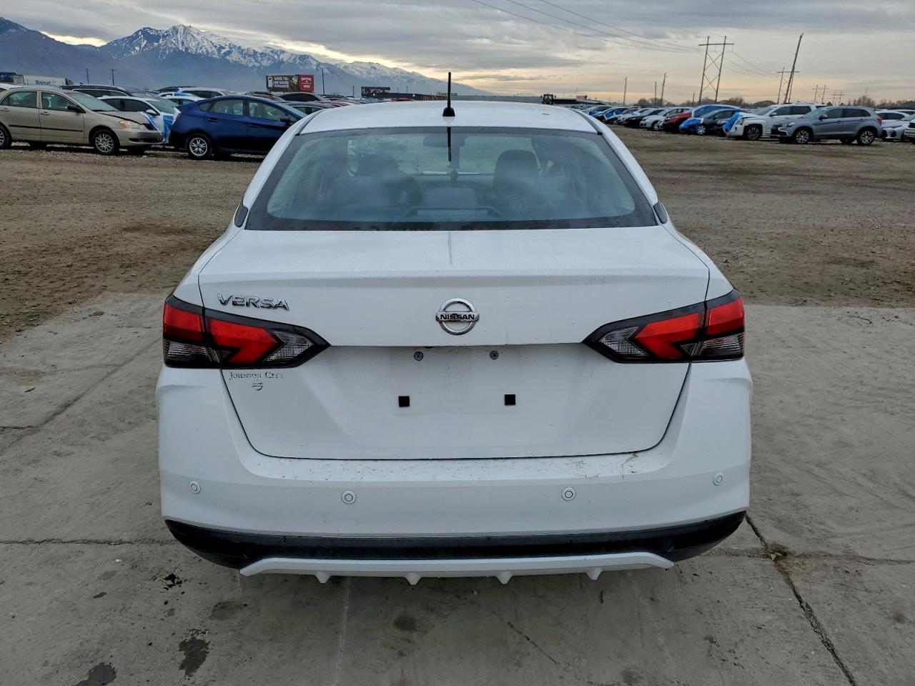 2020 Nissan Versa S - Фото 6