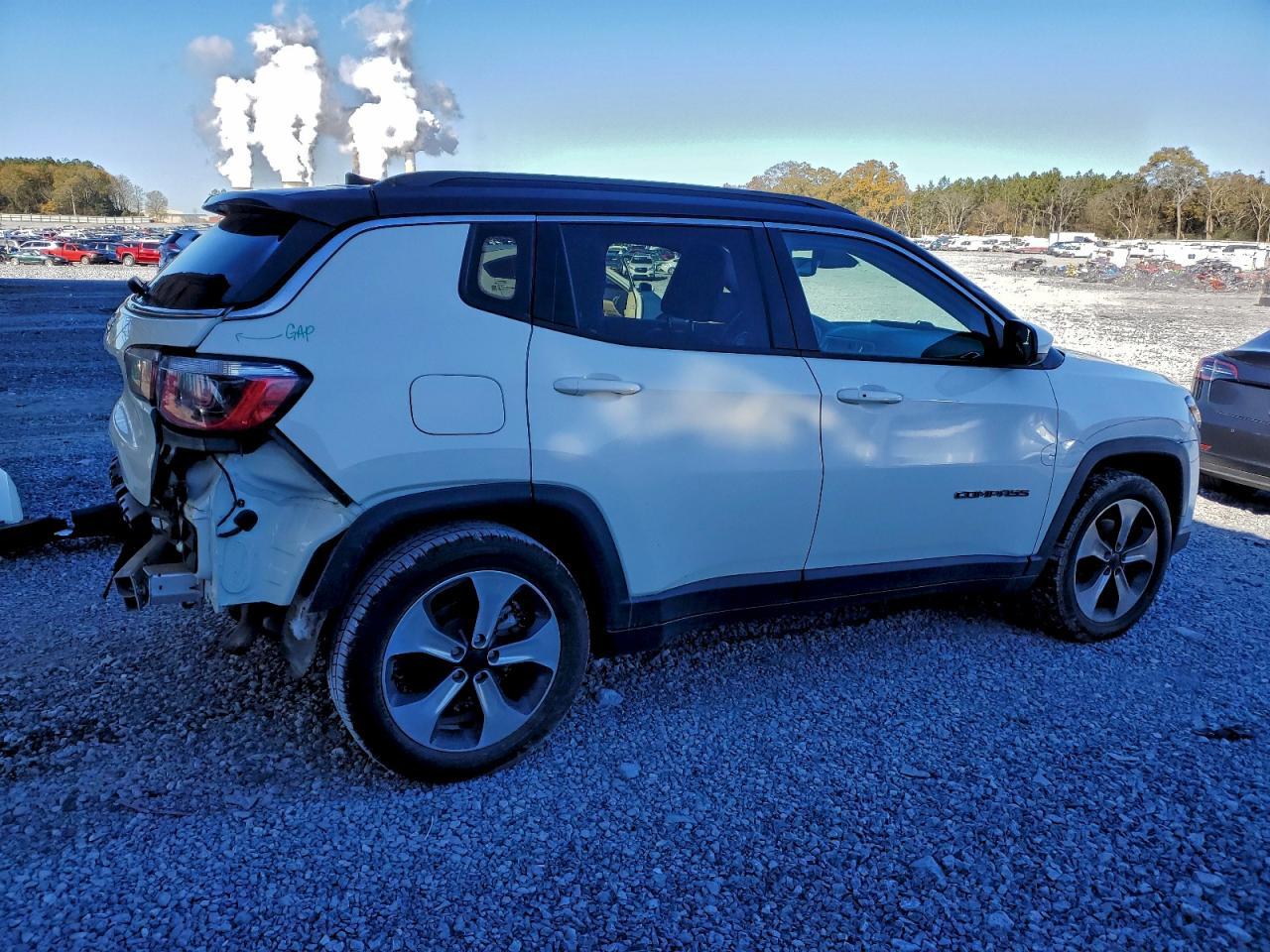 2018 Jeep Compass Latitude - Image 3