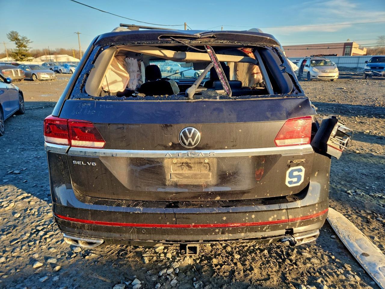 2021 Volkswagen Atlas Sel R-Line - Image 6