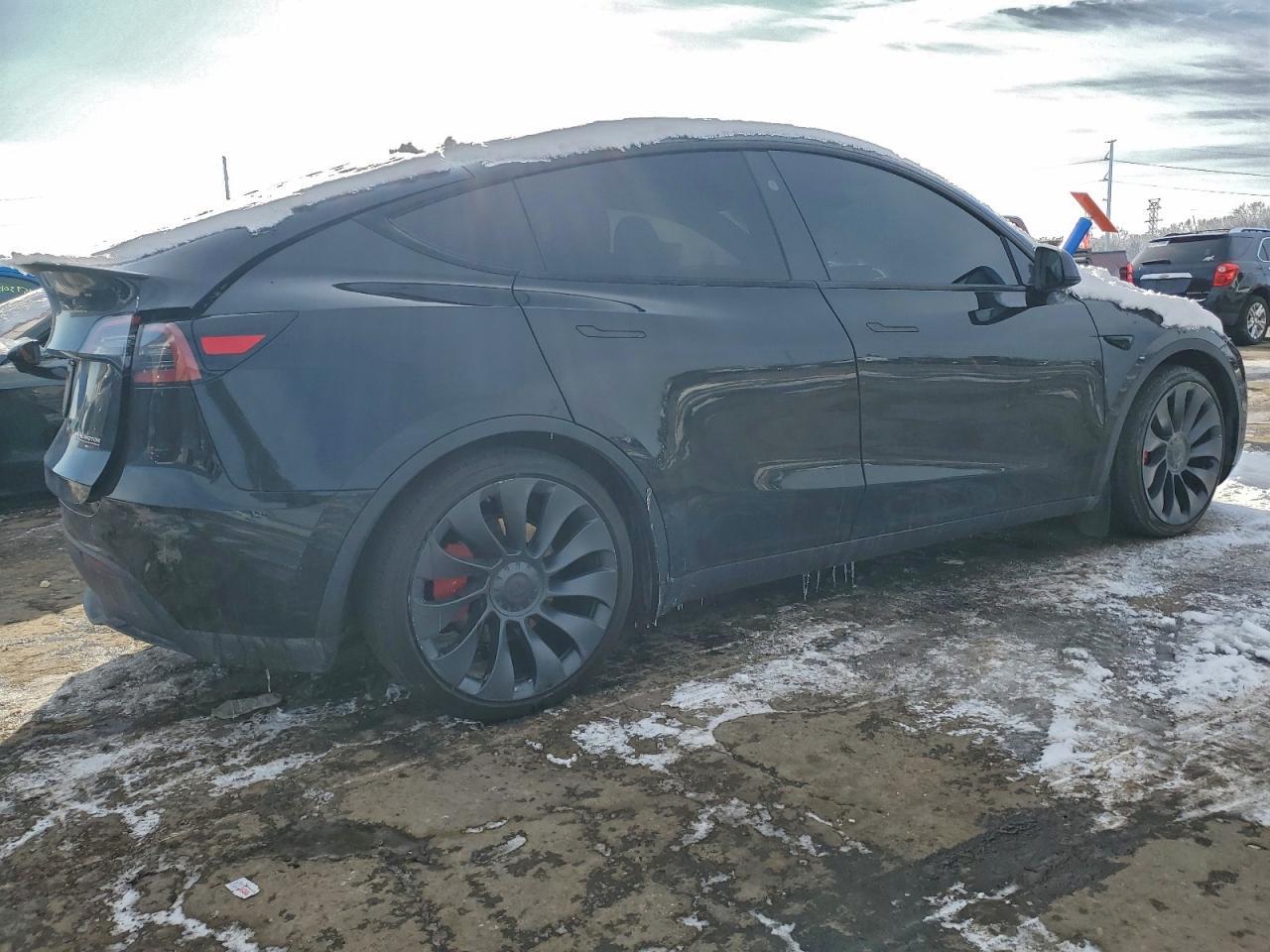 2024 Tesla Model Y - Фото 3
