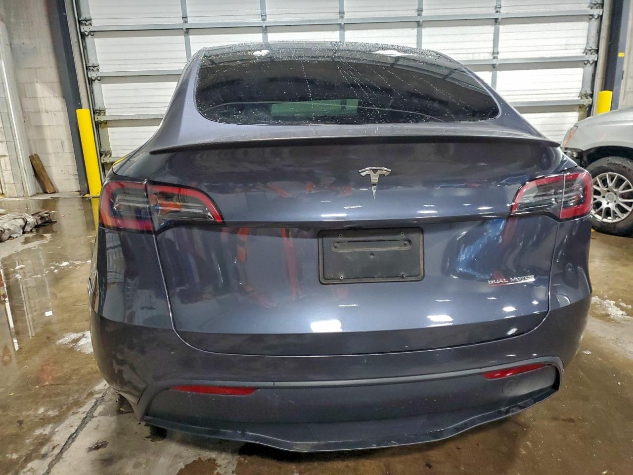 2023 Tesla Model Y - Image 6